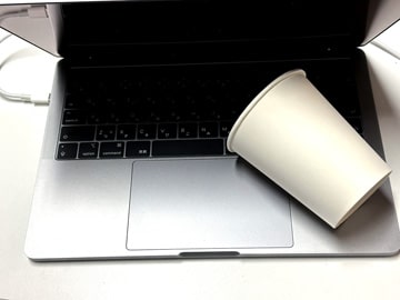 PCのキーボードに水など飲み物をこぼした・水没した際に自分で試せる対処法を紹介！
